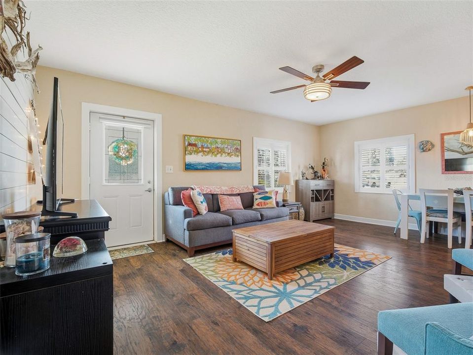 На продажу: $449,000 (2 спален, 2 ванн, 952 Квадратных фут)