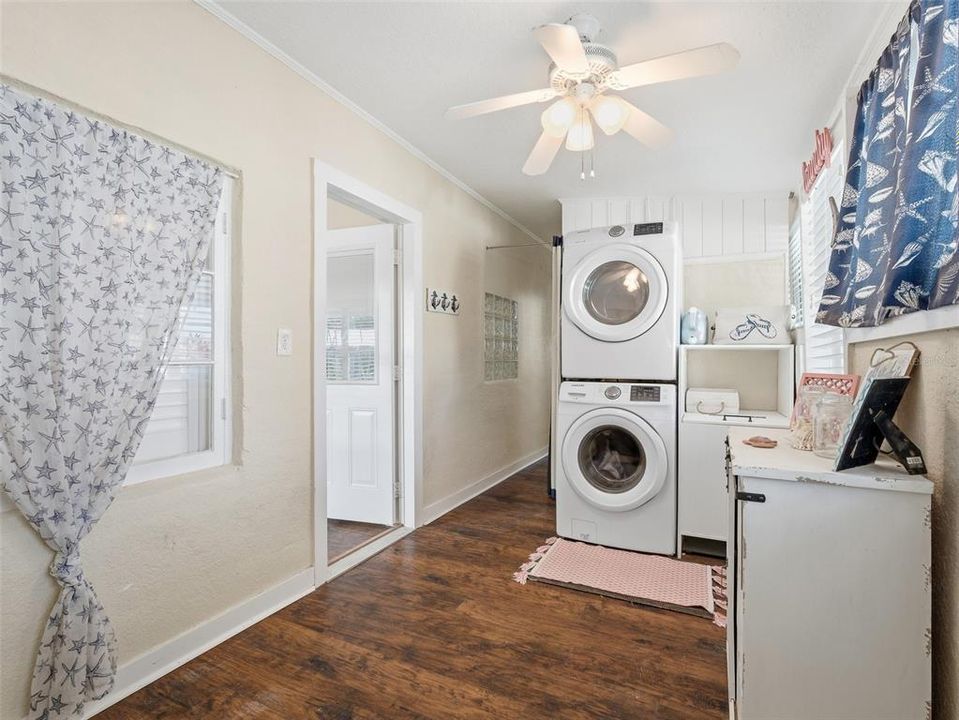 На продажу: $449,000 (2 спален, 2 ванн, 952 Квадратных фут)