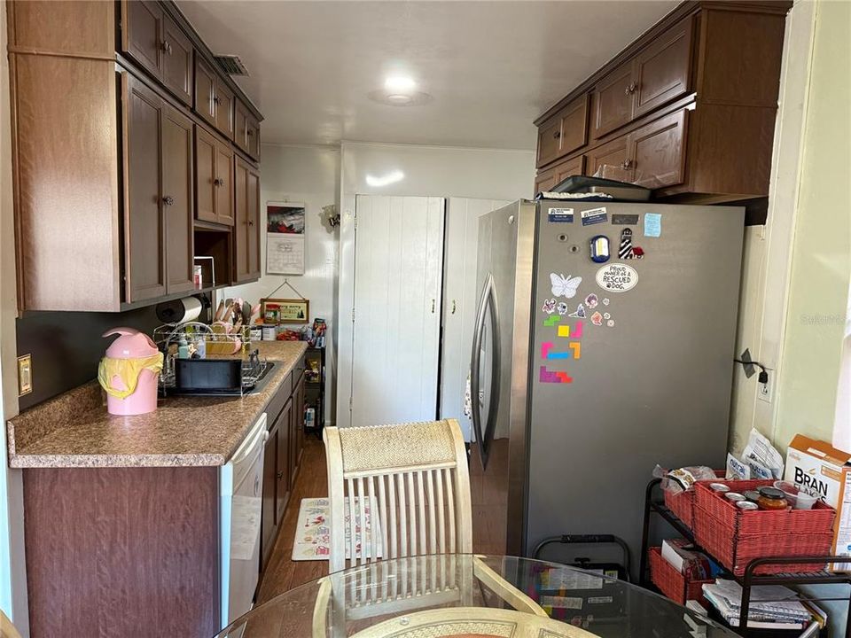 待售: $260,000 (3 贝兹, 2 浴室, 1304 平方英尺)