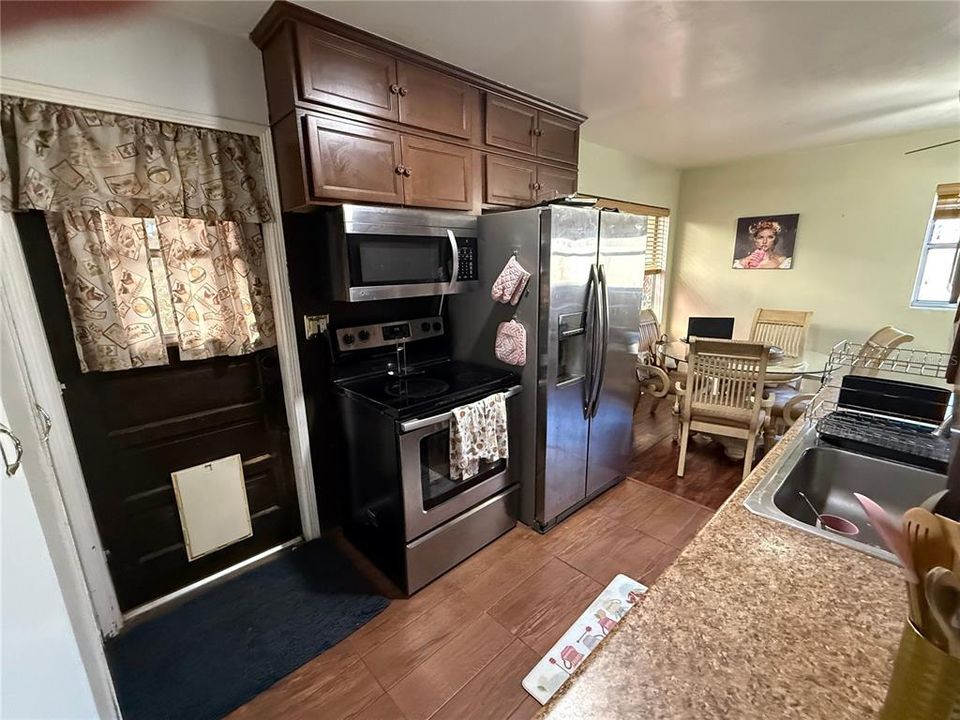 待售: $260,000 (3 贝兹, 2 浴室, 1304 平方英尺)