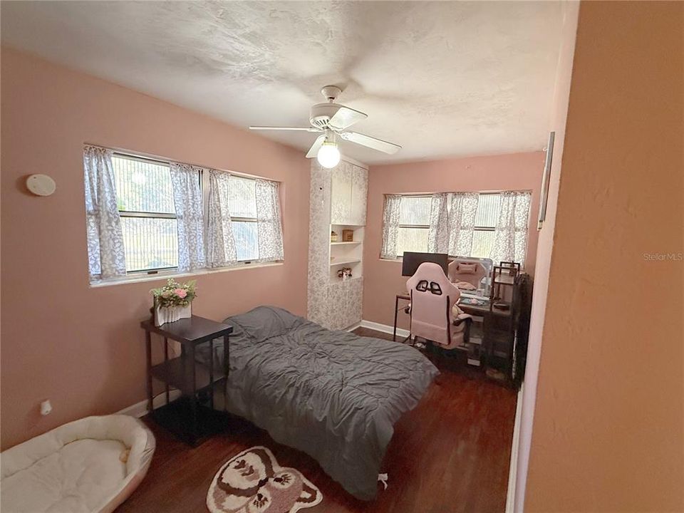 待售: $260,000 (3 贝兹, 2 浴室, 1304 平方英尺)