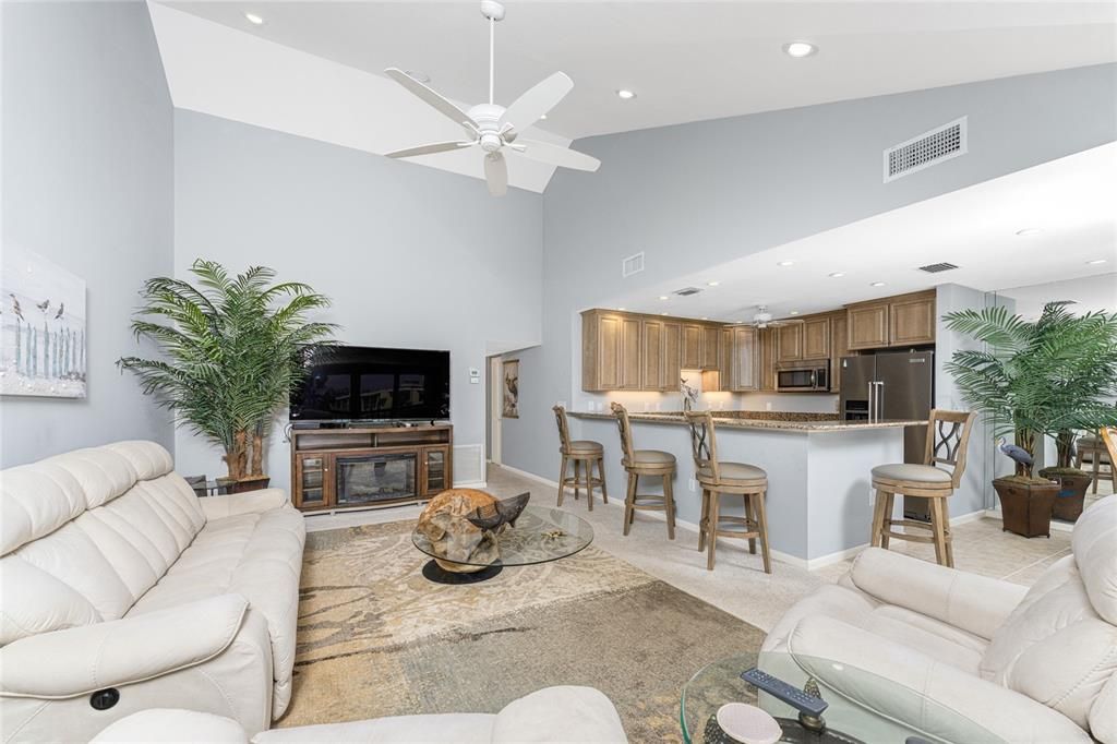 For Sale: $599,900 (2 beds, 3 baths, 1217 Square Feet)