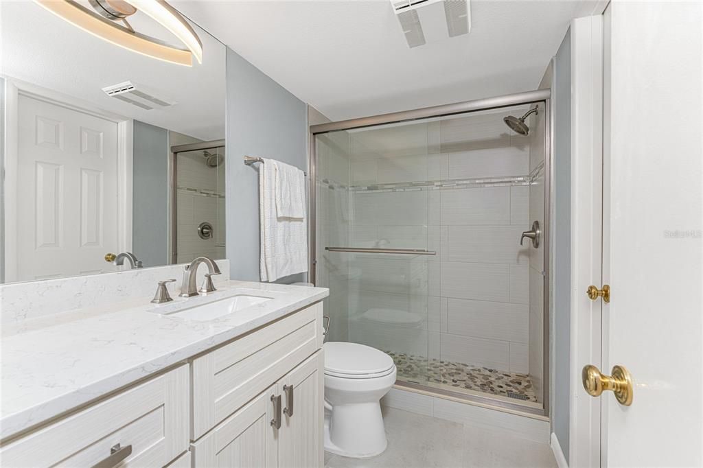 For Sale: $599,900 (2 beds, 3 baths, 1217 Square Feet)