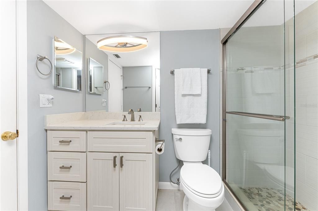 For Sale: $599,900 (2 beds, 3 baths, 1217 Square Feet)