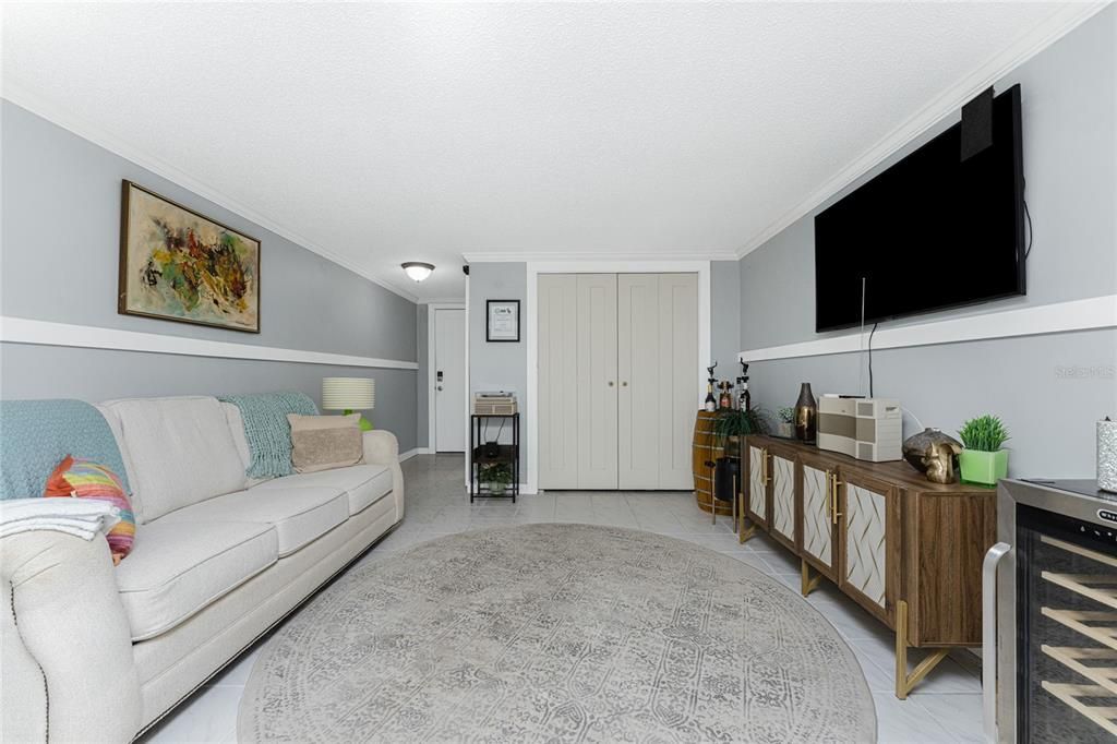 For Sale: $599,900 (2 beds, 3 baths, 1217 Square Feet)