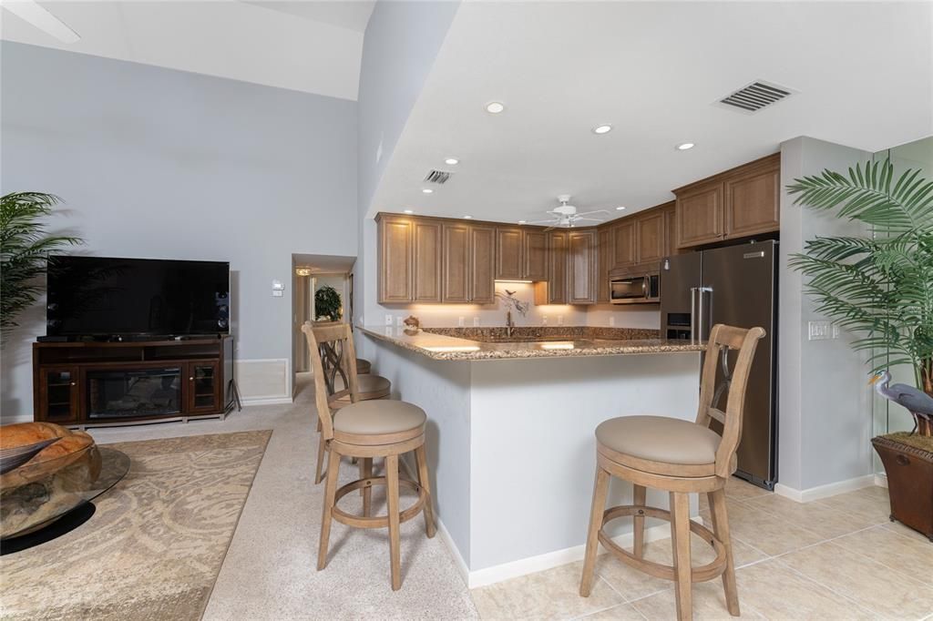 For Sale: $599,900 (2 beds, 3 baths, 1217 Square Feet)