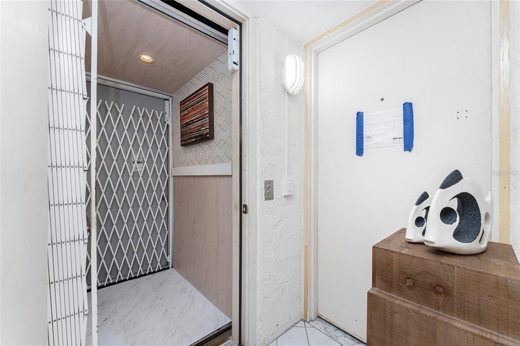 For Sale: $599,900 (2 beds, 3 baths, 1217 Square Feet)