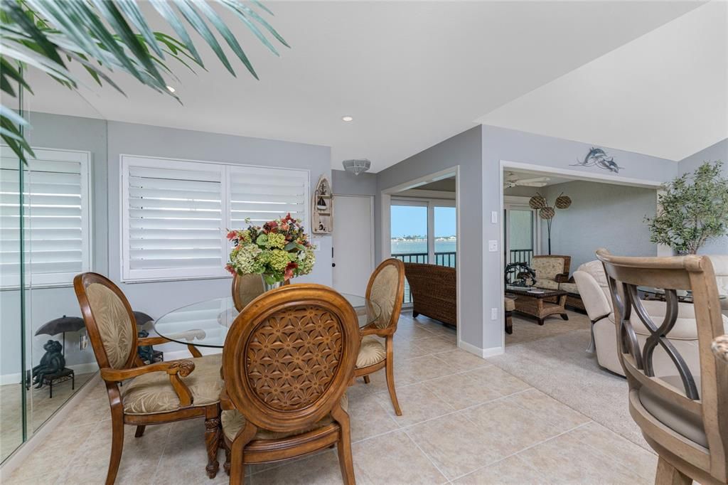 For Sale: $599,900 (2 beds, 3 baths, 1217 Square Feet)