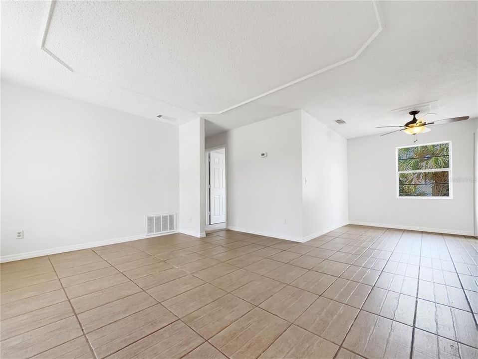 For Sale: $316,000 (4 beds, 2 baths, 1344 Square Feet)