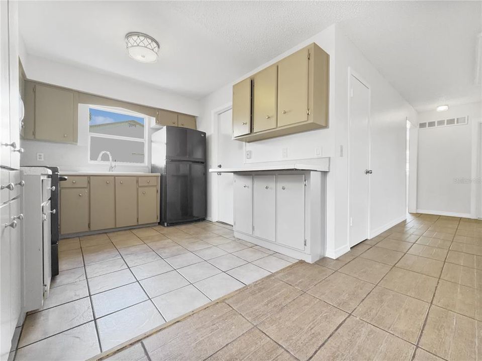 For Sale: $316,000 (4 beds, 2 baths, 1344 Square Feet)