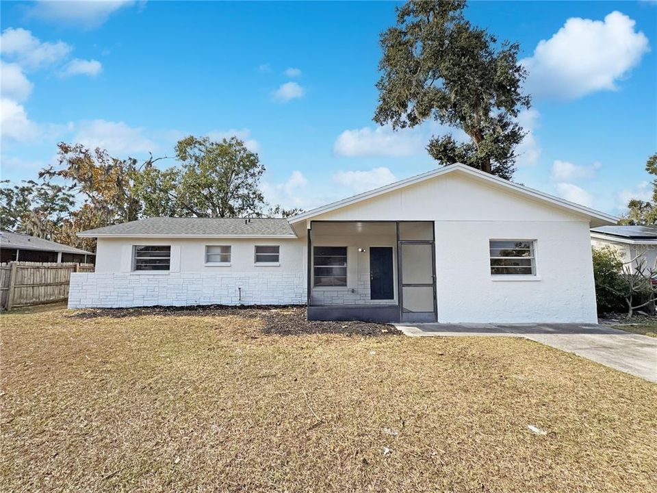 For Sale: $316,000 (4 beds, 2 baths, 1344 Square Feet)
