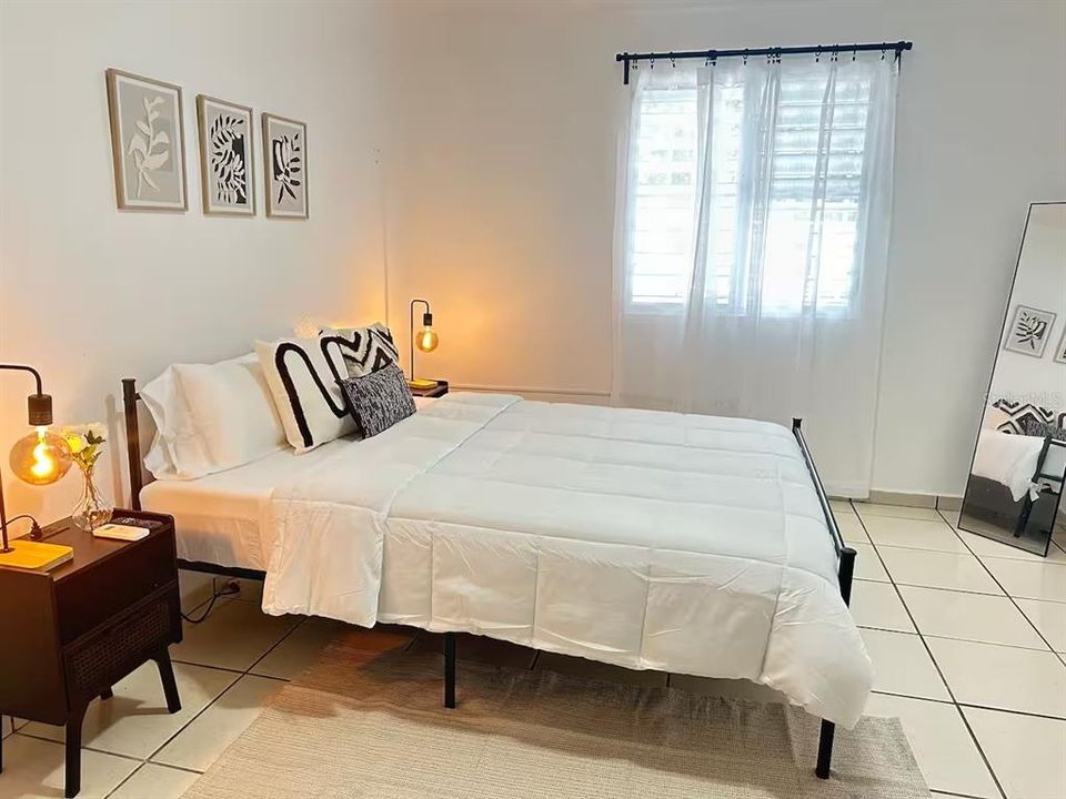 For Rent: $1,800 (2 beds, 2 baths, 950 Square Feet)