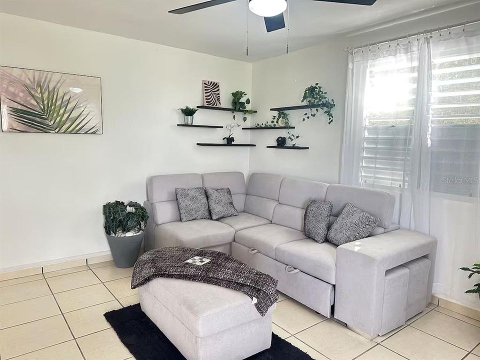 For Rent: $1,800 (2 beds, 2 baths, 950 Square Feet)