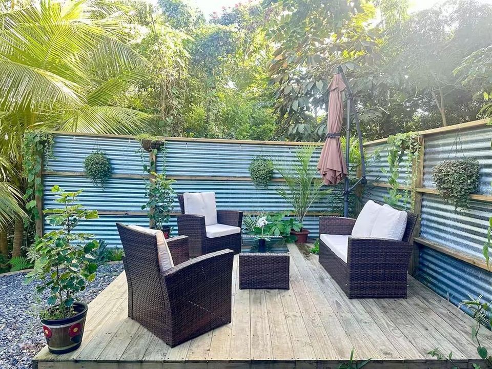 For Rent: $1,800 (2 beds, 2 baths, 950 Square Feet)