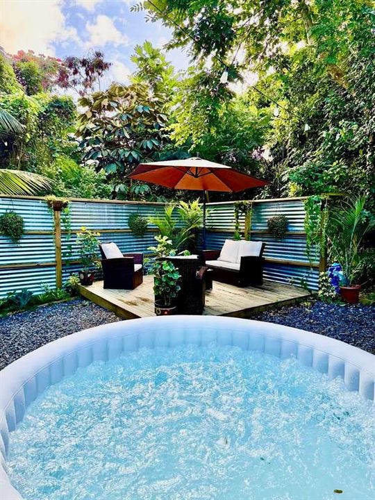 For Rent: $1,800 (2 beds, 2 baths, 950 Square Feet)