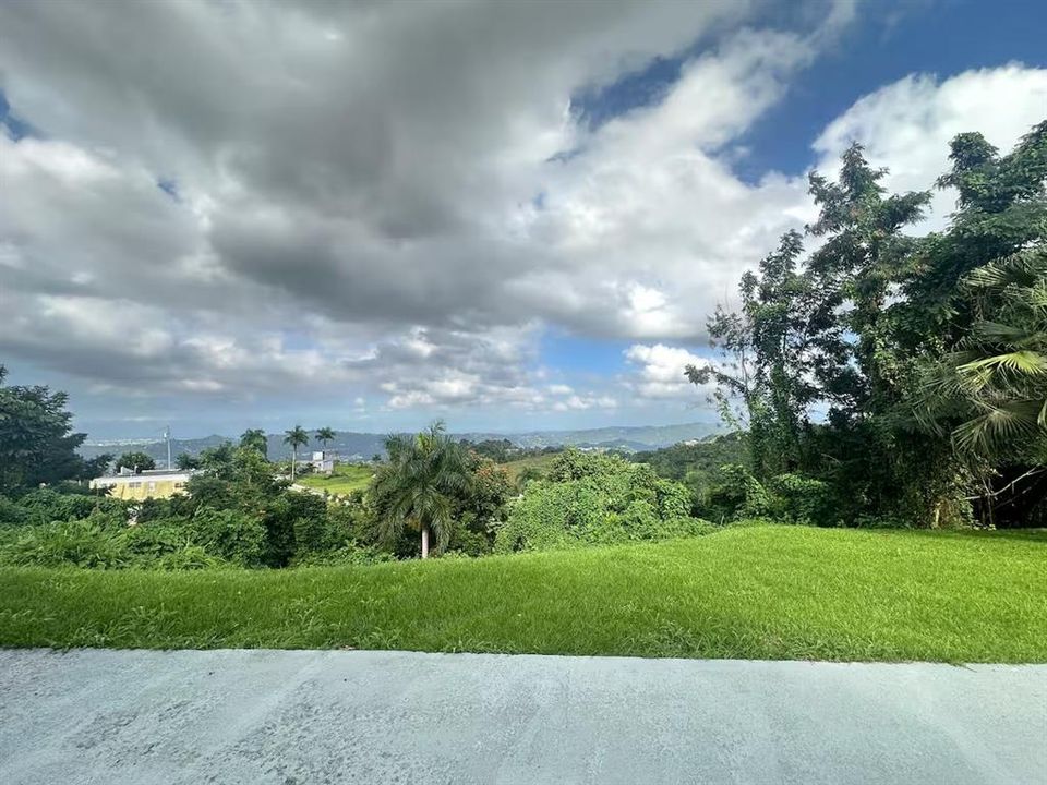 For Rent: $1,800 (2 beds, 2 baths, 950 Square Feet)