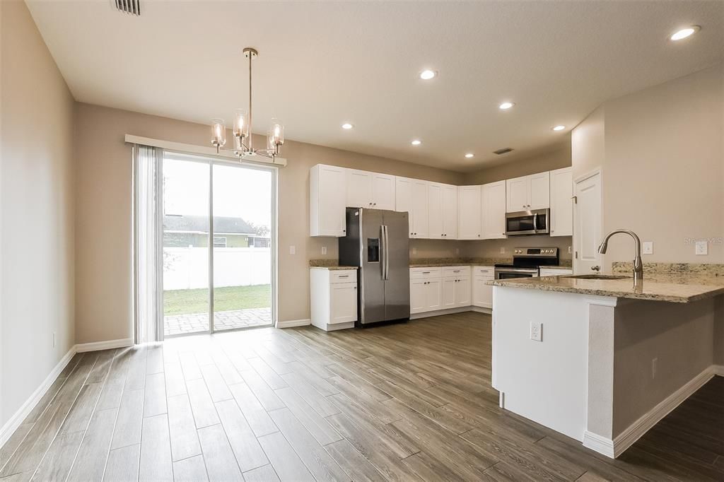 For Sale: $330,000 (3 beds, 2 baths, 1571 Square Feet)