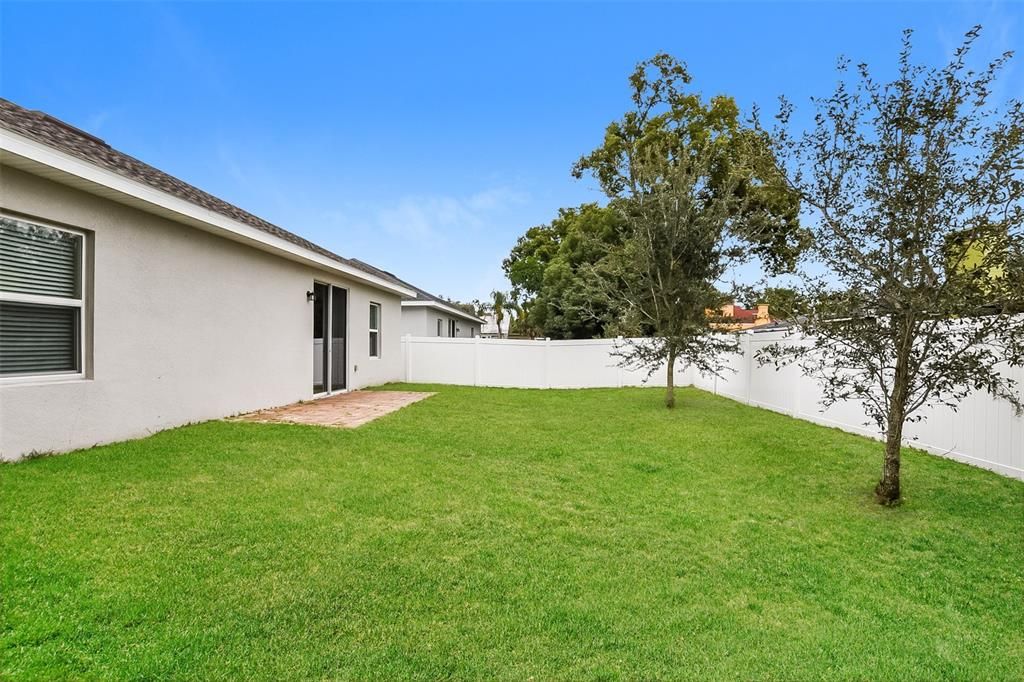 For Sale: $330,000 (3 beds, 2 baths, 1571 Square Feet)