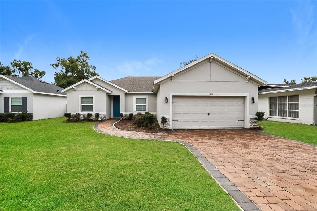 For Sale: $330,000 (3 beds, 2 baths, 1571 Square Feet)