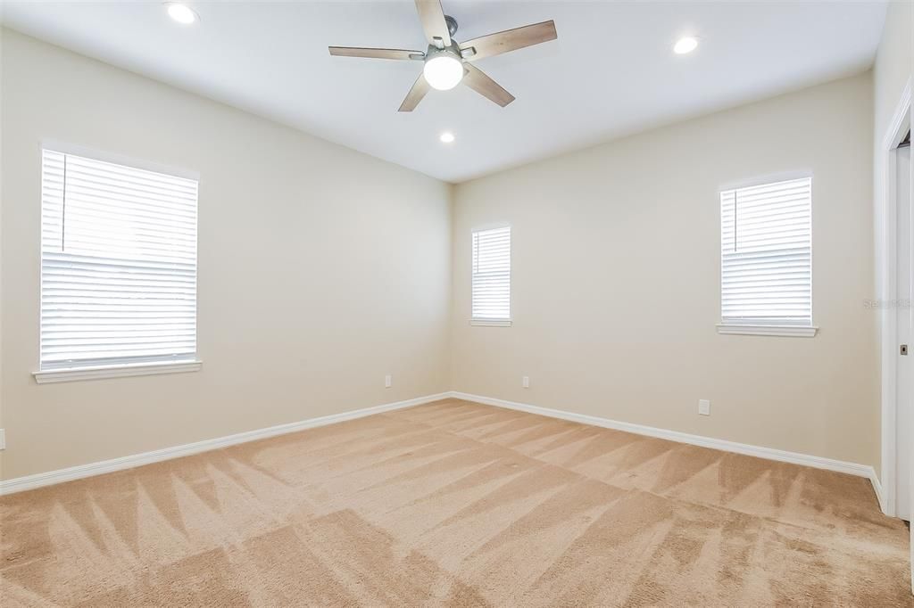 For Sale: $330,000 (3 beds, 2 baths, 1571 Square Feet)