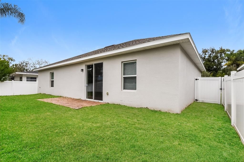 For Sale: $330,000 (3 beds, 2 baths, 1571 Square Feet)