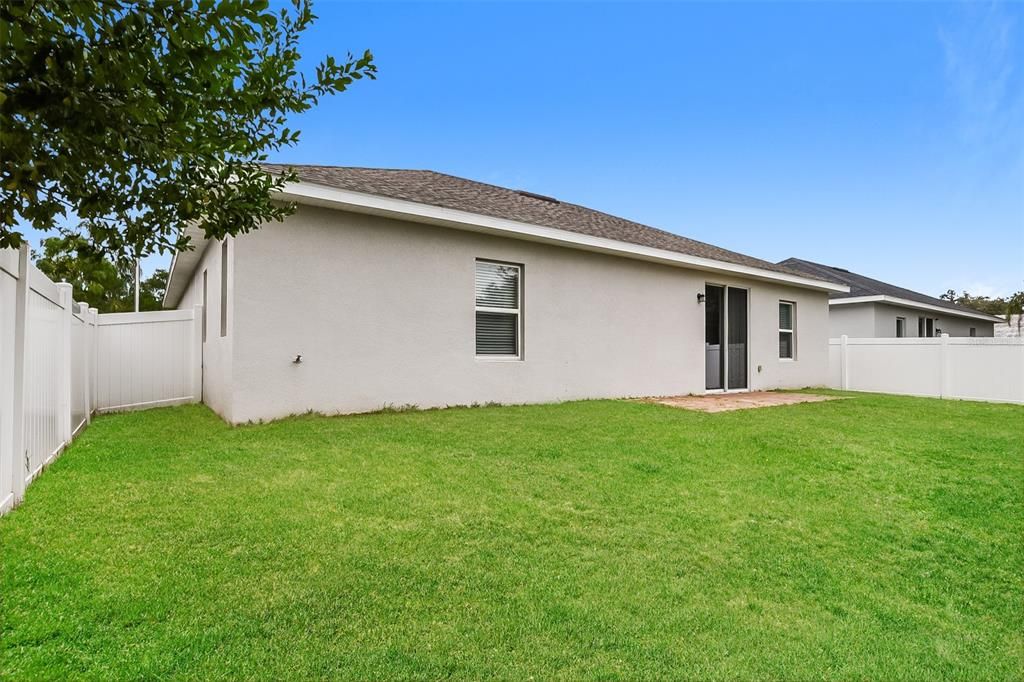 For Sale: $330,000 (3 beds, 2 baths, 1571 Square Feet)