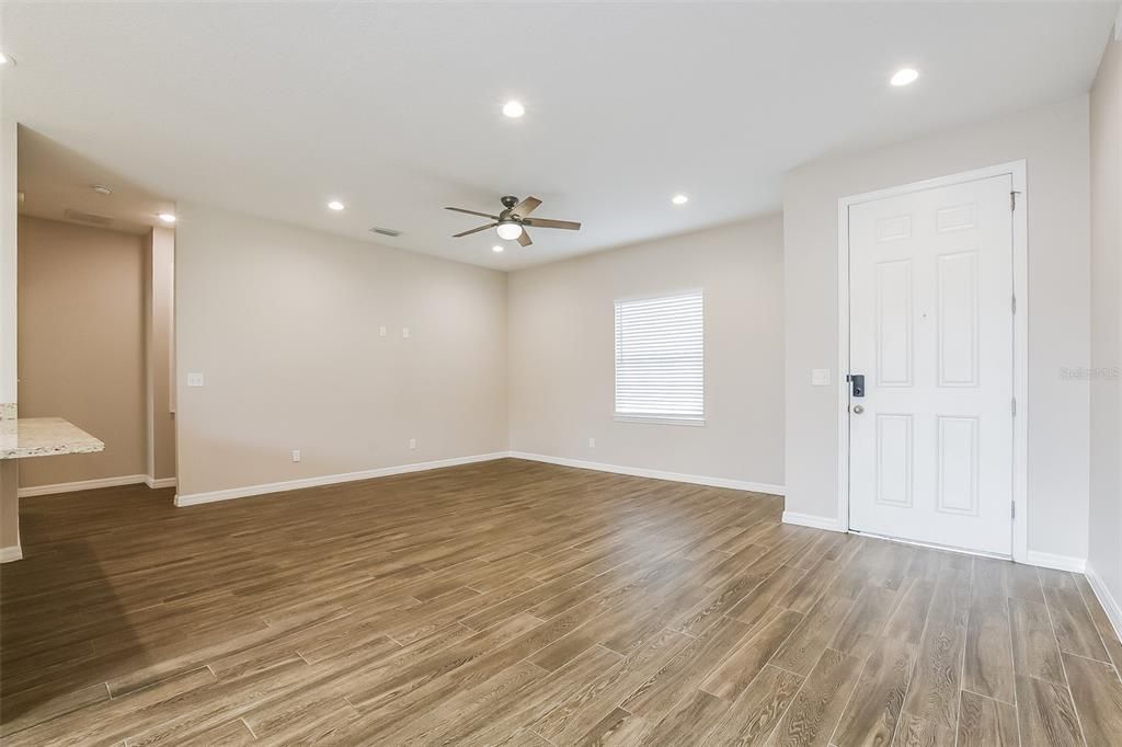 For Sale: $330,000 (3 beds, 2 baths, 1571 Square Feet)