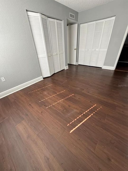 出租: $1,700 (2 贝兹, 2 浴室, 976 平方英尺)