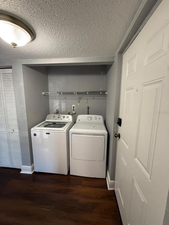 出租: $1,700 (2 贝兹, 2 浴室, 976 平方英尺)