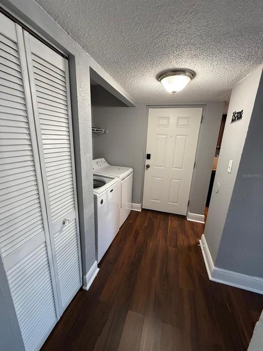 出租: $1,700 (2 贝兹, 2 浴室, 976 平方英尺)