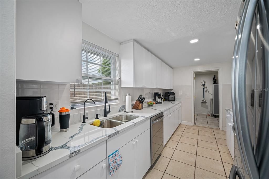 For Sale: $398,900 (3 beds, 2 baths, 1148 Square Feet)