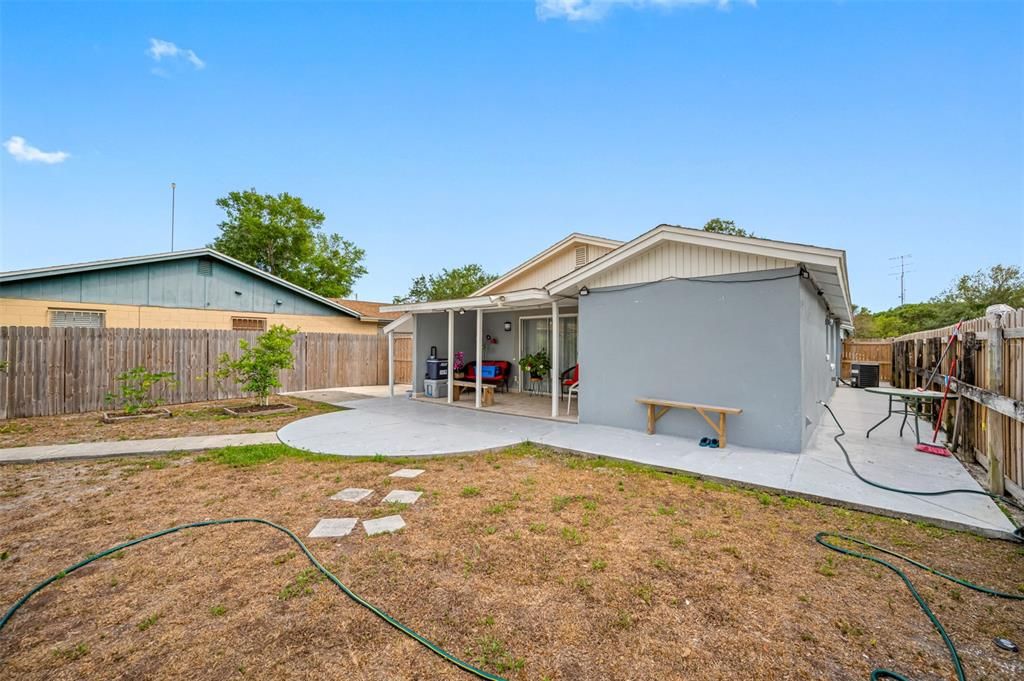 For Sale: $398,900 (3 beds, 2 baths, 1148 Square Feet)