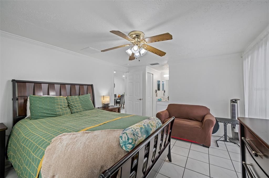 For Sale: $398,900 (3 beds, 2 baths, 1148 Square Feet)