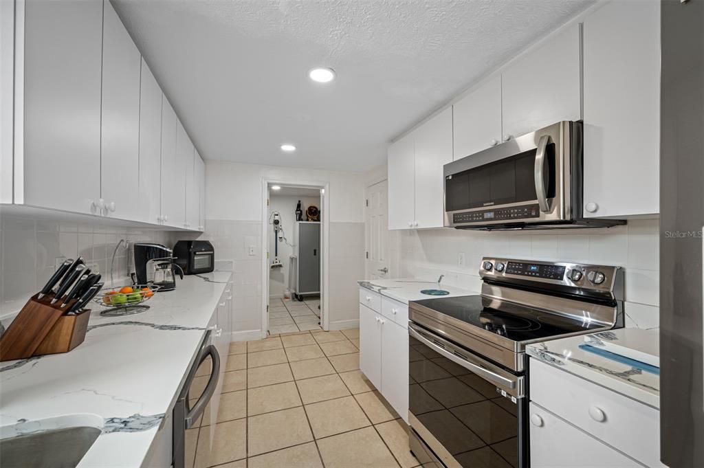 For Sale: $398,900 (3 beds, 2 baths, 1148 Square Feet)