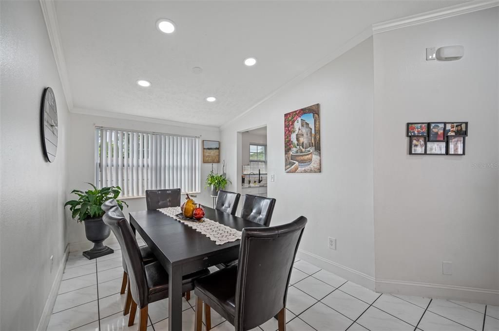 For Sale: $398,900 (3 beds, 2 baths, 1148 Square Feet)