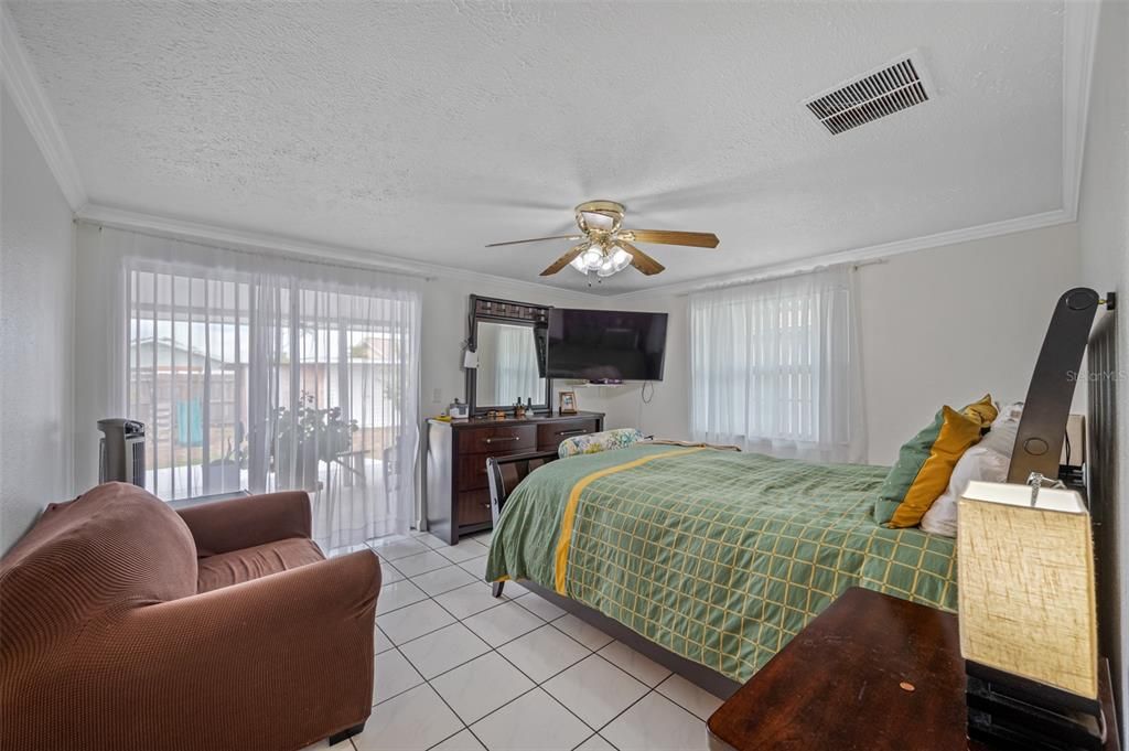 For Sale: $398,900 (3 beds, 2 baths, 1148 Square Feet)