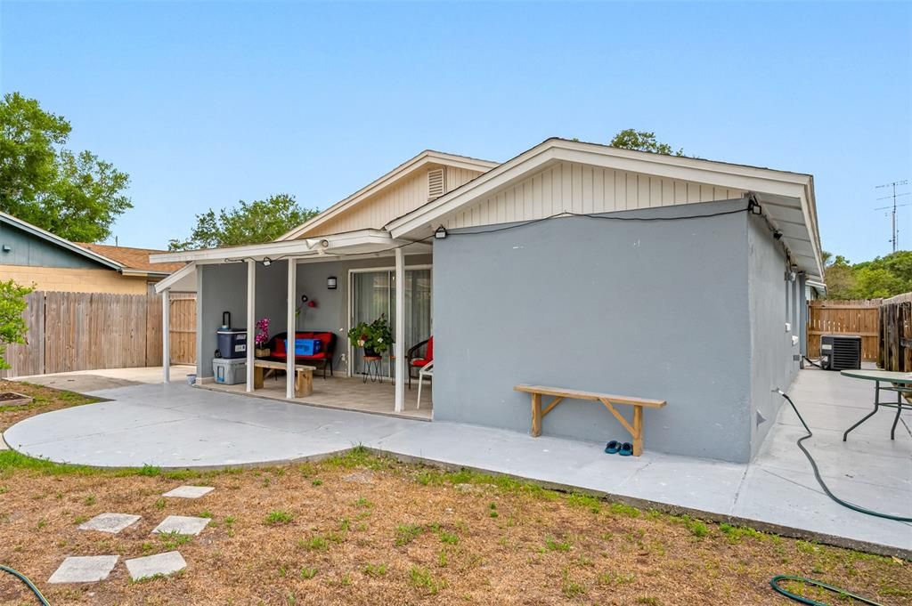 For Sale: $398,900 (3 beds, 2 baths, 1148 Square Feet)