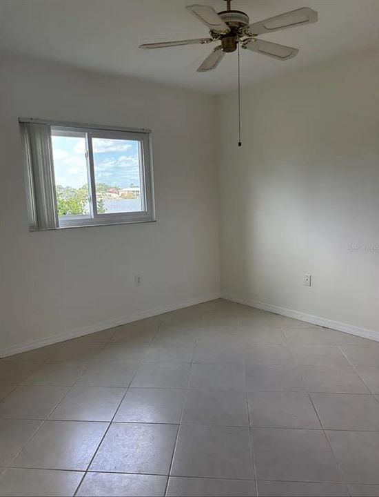 出租: $1,350 (2 贝兹, 2 浴室, 886 平方英尺)