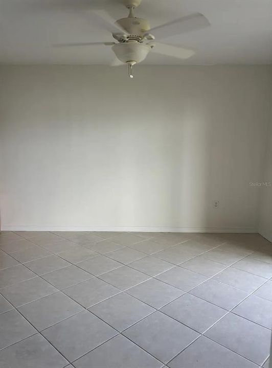 出租: $1,350 (2 贝兹, 2 浴室, 886 平方英尺)