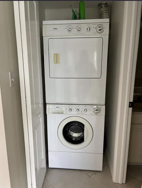 出租: $1,350 (2 贝兹, 2 浴室, 886 平方英尺)