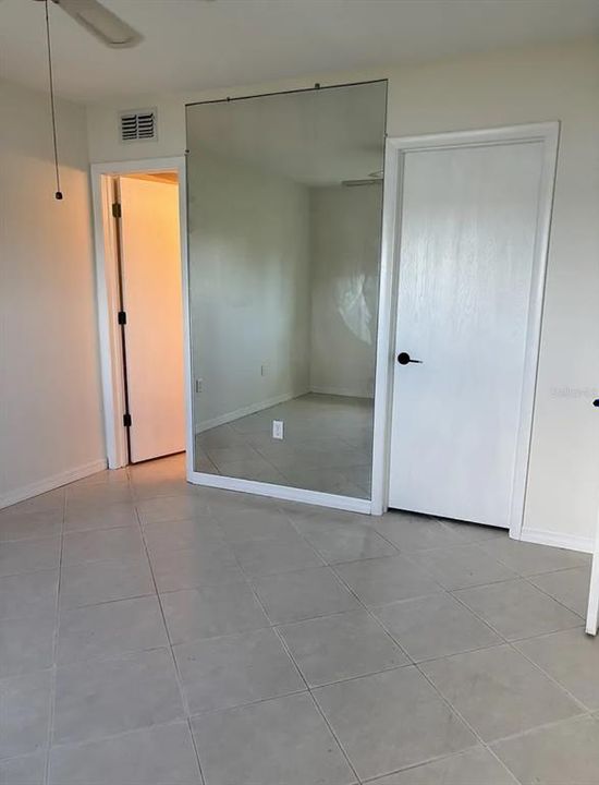 出租: $1,350 (2 贝兹, 2 浴室, 886 平方英尺)