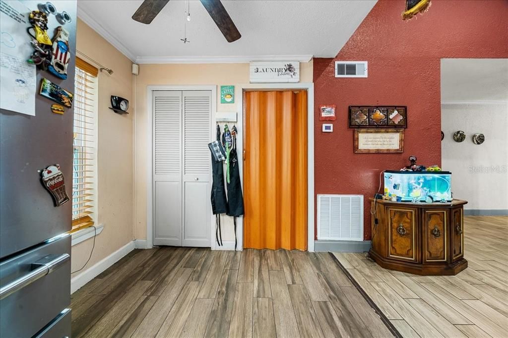 For Sale: $343,500 (3 beds, 2 baths, 1504 Square Feet)