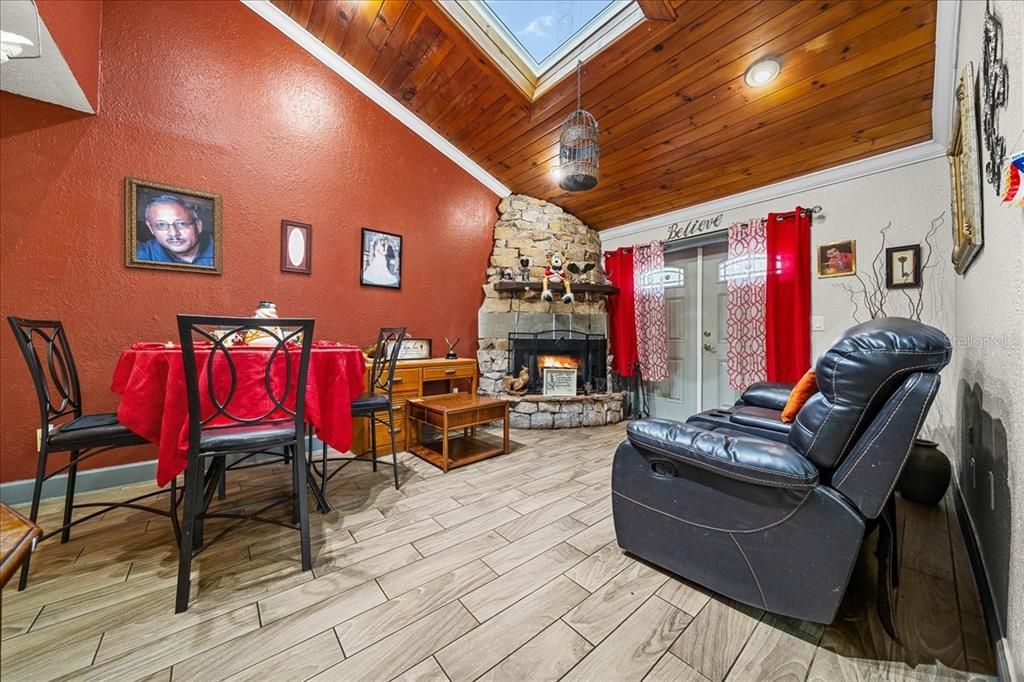 For Sale: $343,500 (3 beds, 2 baths, 1504 Square Feet)