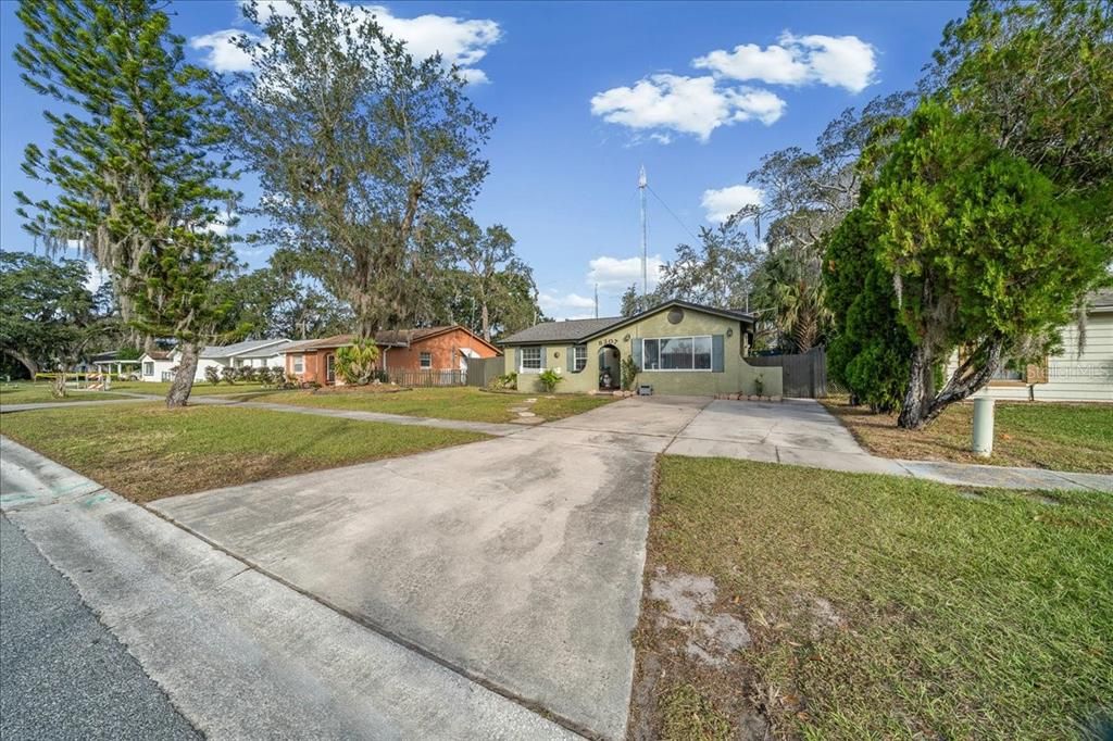 For Sale: $343,500 (3 beds, 2 baths, 1504 Square Feet)