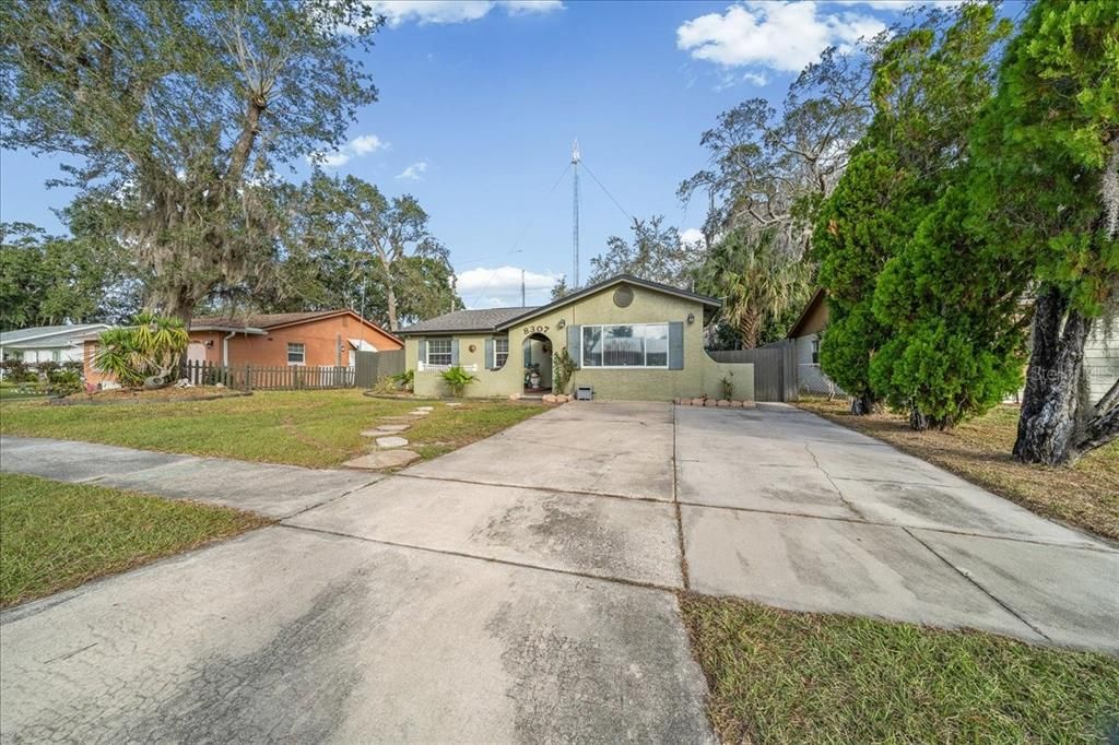 For Sale: $343,500 (3 beds, 2 baths, 1504 Square Feet)