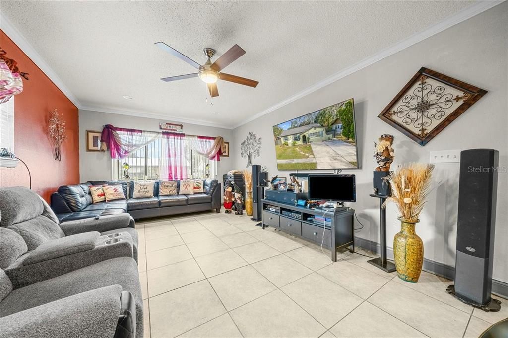 For Sale: $343,500 (3 beds, 2 baths, 1504 Square Feet)