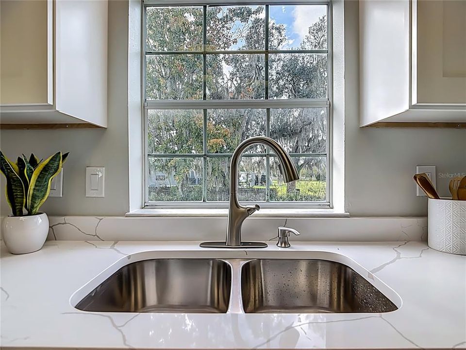 For Sale: $369,900 (3 beds, 2 baths, 2108 Square Feet)