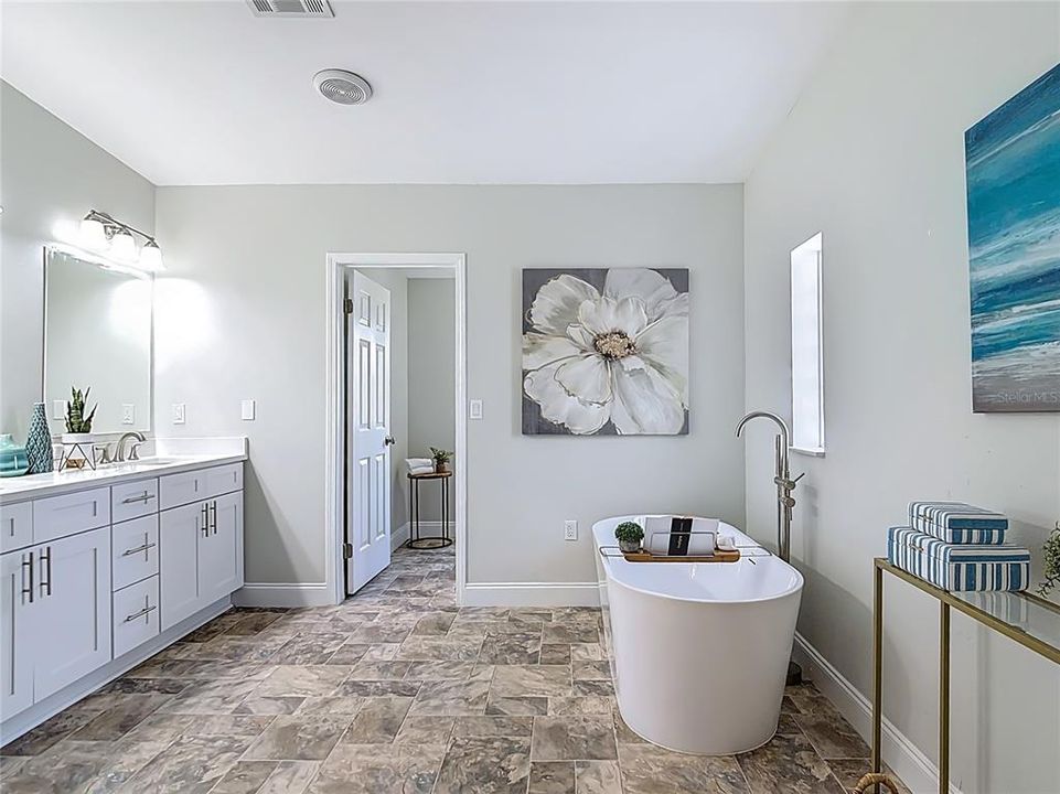 For Sale: $369,900 (3 beds, 2 baths, 2108 Square Feet)