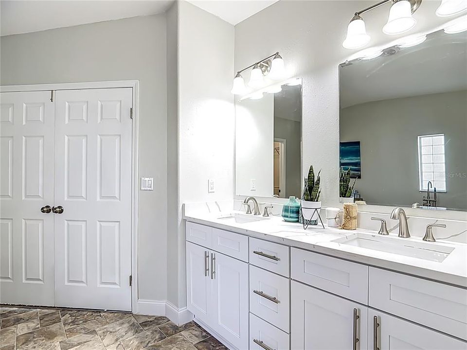 For Sale: $369,900 (3 beds, 2 baths, 2108 Square Feet)