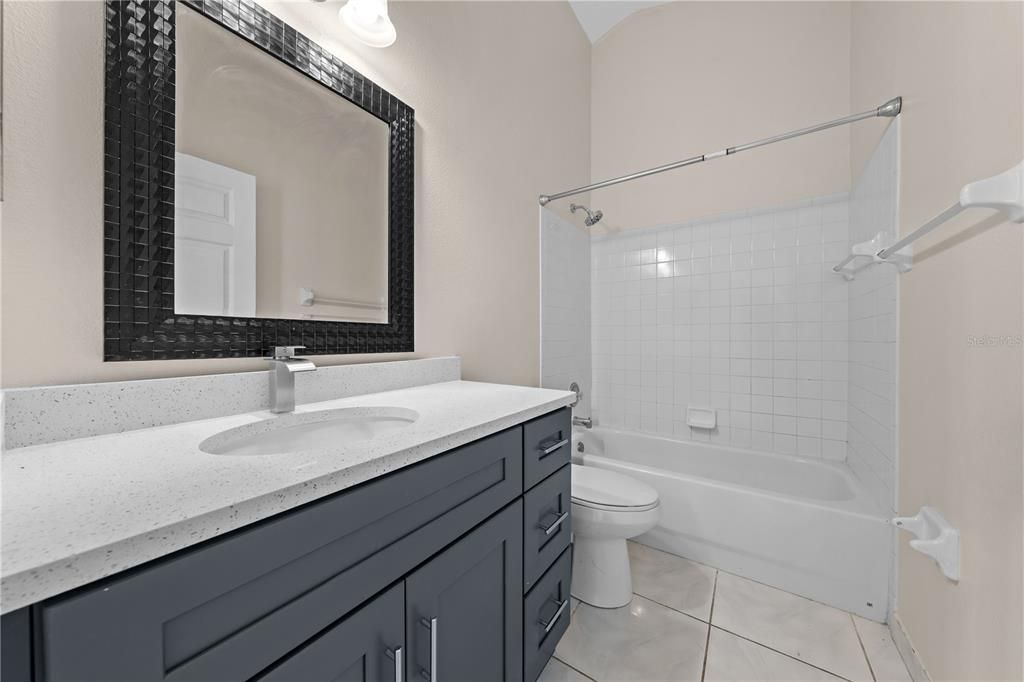 В аренду: $2,000 (3 спален, 2 ванн, 1264 Квадратных фут)